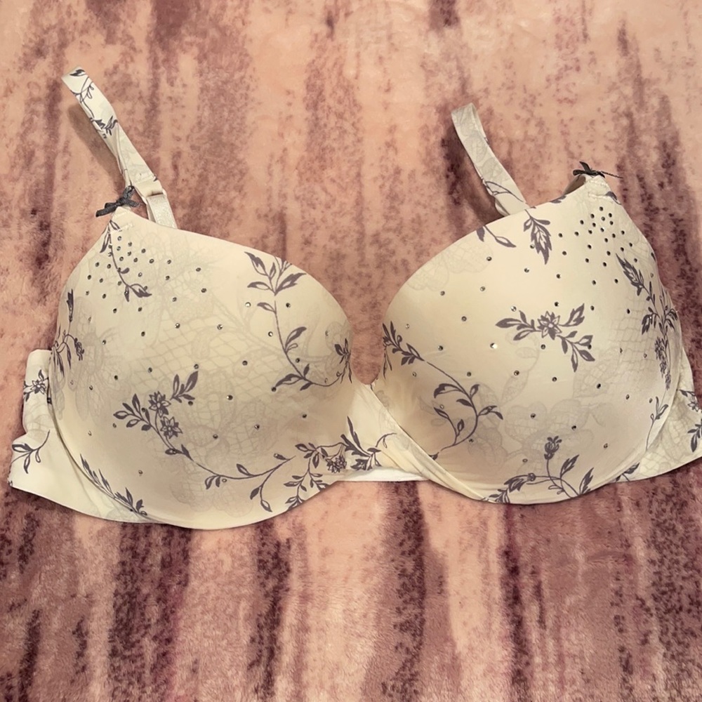 Sparkly 38B Victoria’s Secret lined Demi bra